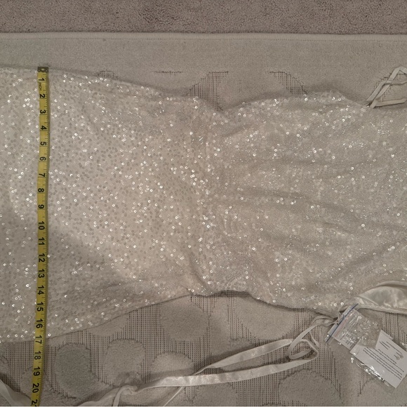 KAREN WILLIS HOLMES Wedding Dress - Picture 12 of 16